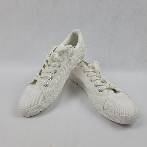 White Canvas Casuals lace up canvas sneakers - Picture 1 of 7